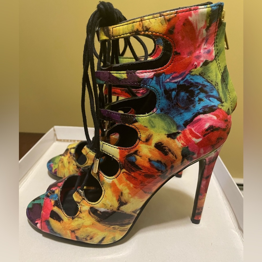 Floral lace-up Steve Madden Heels that are too tight for m and only worn once.